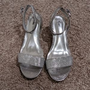 Fioni sparkly silver metallic strappy open toe heels with adustable strap
